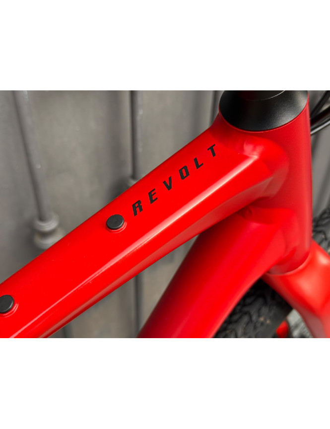 [USATO] Giant Revolt 1 mis. M