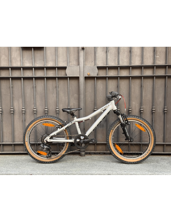 [USATO] Scale 20"