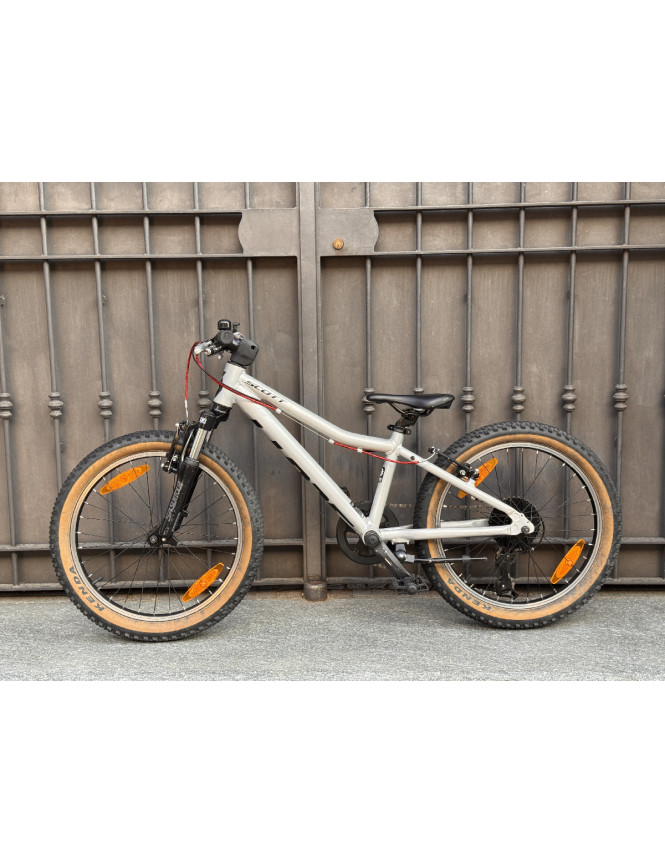 [USATO] Scale 20"