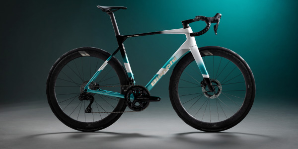Nuova Bianchi Specialissima 2027: la bici che ridefinisce il concetto di prestazione totale