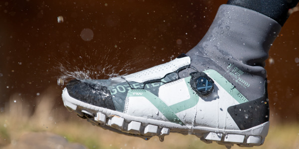 Scarpe invernali da ciclismo: mai più piedi gelati in bici!